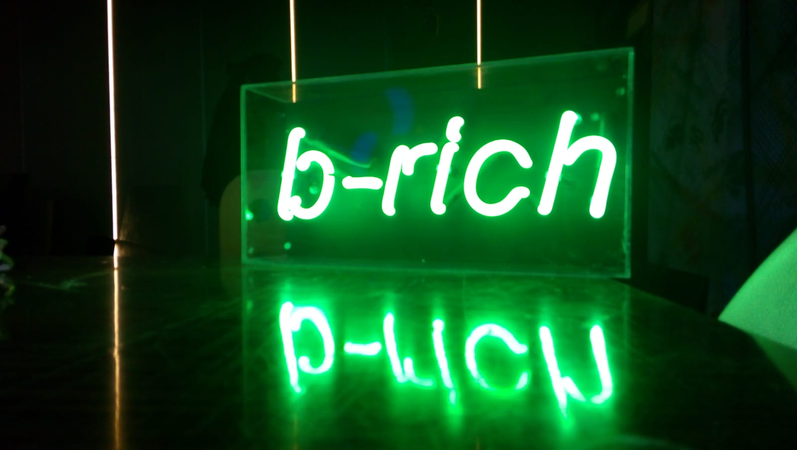 B-rich - Neon-tabela (3)